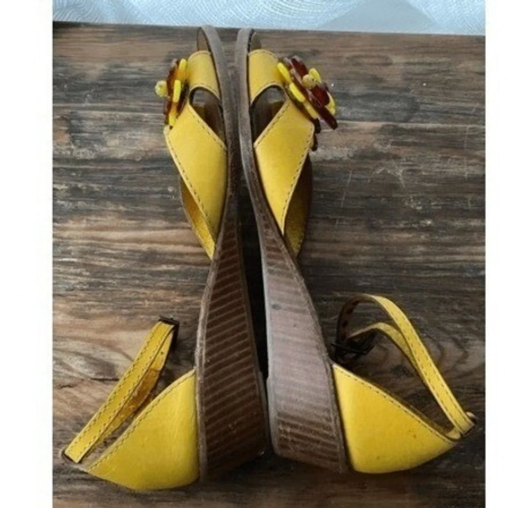 VTG Y2K Marc Jacobs Yellow Leather Floral Wedge Sandals Ankle Strap 38.5 Italy